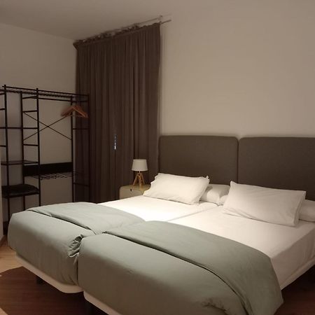 Apartamentos Armanya 3 Луго Екстериор снимка